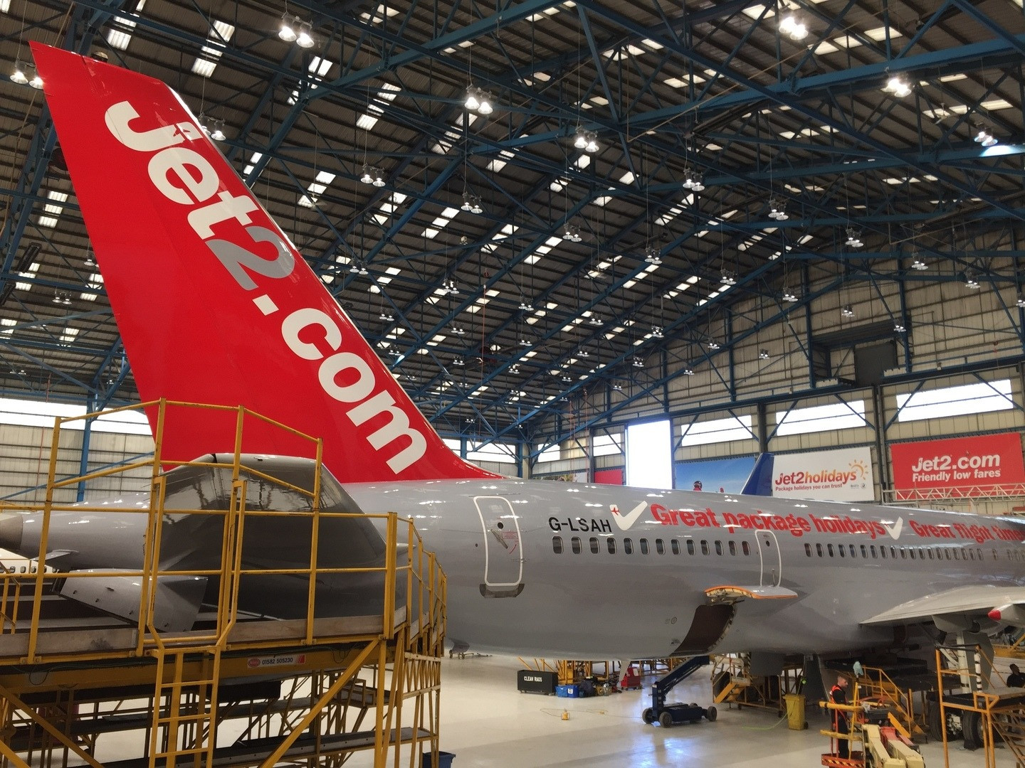 Jet2 Maintenance Hangar at Manchester Airport by Cunniff Design